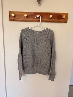 Uniqlo Light Gray Ribbed Knit Sweater
